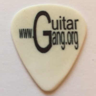 Vous aimez improviser sur des backing tracks? Gratuites? Alors vous vous sentirez bien à https://t.co/yAOoTor8bG, communauté de mordus de guitare.