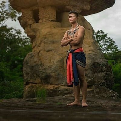Name Da Rith 28year 63kg 172km.
អ្នកខេត្តកណ្កាលមកនៅភ្នំពេញត្រឹមជាកូនប្រុសអ្នកចំការម្នាក់មិនឡូយមិនសង្ហារមិនមានអ្វីទាំងអស់ មានតែចិត្តមួយល្អ ស្មោះសរ សើរភាព ស្រលាញ់