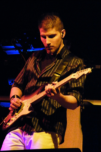 FabrizioSbrolli's profile picture. Nato a Roma, trasferito a Tagliacozzo a 16 anni...amo la musica!!