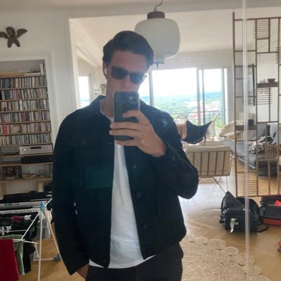 TimJlln's profile picture. Juriste en caleçon