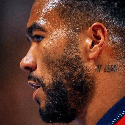 i_am_jaydits's profile picture. God's one man 🫂

Brand designer and strategist

Aspiring UI/UX designer.

Photographer (depending on my mood 😄)