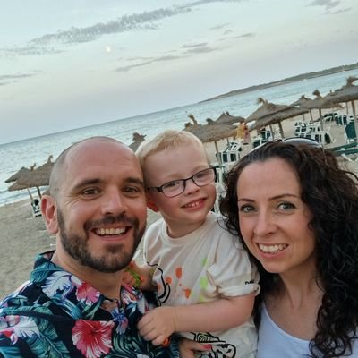 Senior Mental Health Practioner for the Living Well Salford, proud dad, trails, kettlebells and a Bitter Blue