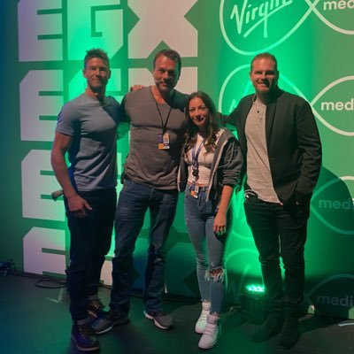 zMinx_'s profile picture. ♔𝗫𝗕𝟭 : 𝘇𝗠𝗶𝗻𝘅

حب كثير ♔