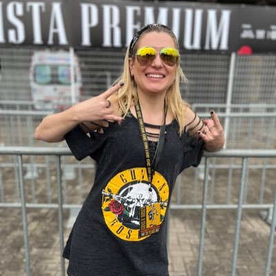 DANIBLACK79's profile picture. Music is my scape, is where I go when I feel lonely or lost. Huge GNR @gunsnroses n @axlrose fan. Está é uma fan page.