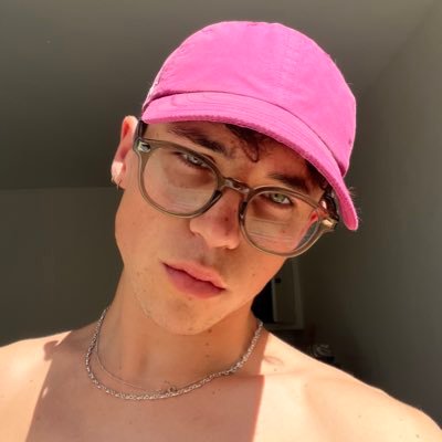 arthvrllg's profile picture. 