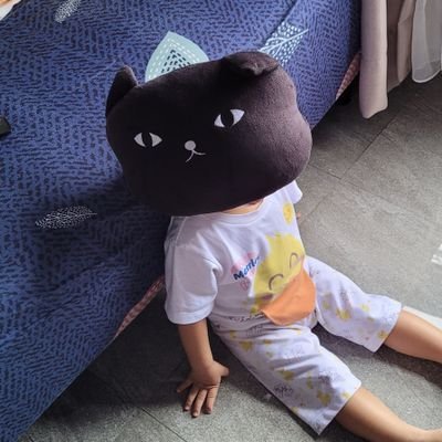 mirandarrasyid's profile picture. Ambivert.