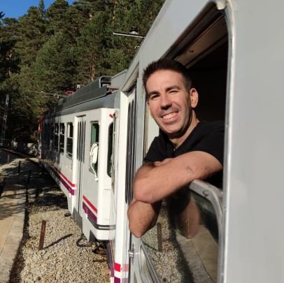 Asistente  en trenes de alta velocidad 🚄
Ferroviario #TrenDeArganda 🚂
TES 🚑 TCAE🏥
Amante de los parques temáticos. 
Parque Warner Madrid 🎠🎢🎡
🏳️‍🌈