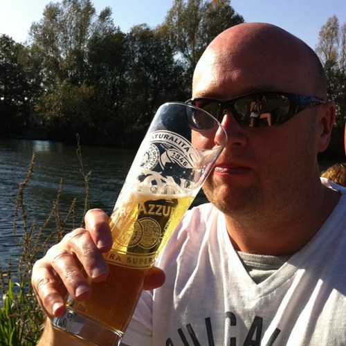 Graemeblythe66's profile picture. Dad, Step-Dad, norfhamtun boy - ambassador for wargrave ;) Can't change the past, but can put the future right !!