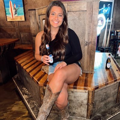 shelby_lowry's profile picture. 