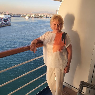 Carolin12979305's profile picture. 