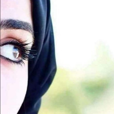 جهلت عيون الناس مافي داخلي فوجدت ربي بالعباد بصيرا 🙏🏻