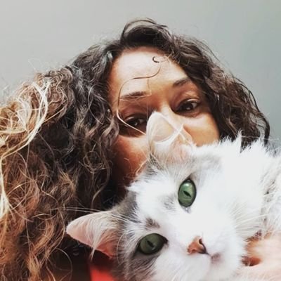 buketkeskinol's profile picture. fashion designer, fiction novelist