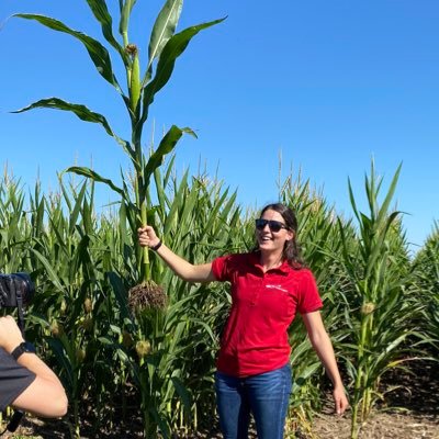 All kinds of crop science 🌱🌾🌽🍎 OAC ‘23 Learning, agronomy & sales at Scotland Agromart