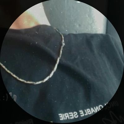 به نام خدای رنگین کمان🌈❄
خسته از خنده های غمگین :)💔🚬
بک میدم|: