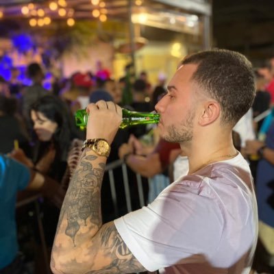 Quem não vive pra servir, não serve pra viver!