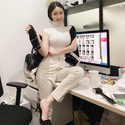 POSCO real estate family business. Amorepacific Group, Cosmetics, Sinequanone Paris Fashion