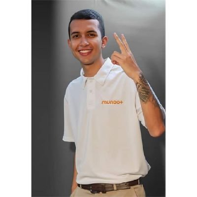 Periodista, Reportero y Locutor activo amo servir a la gente sonreir ante cualquier adversidad.