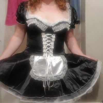 I am a full fem transgender with a sissy maid kink 🏳️‍🌈🏳️‍⚧
I am owned 18+ and I will not pay tribute my wife says to spend any tribute on more maid dresses