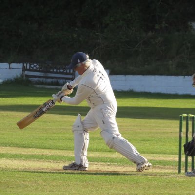 Toon fan, Davipart and Ulgham Village CC meduim pace trundler, occasional pie chucker, left hand bat!!!!