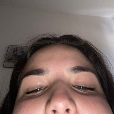 hakuna__mattea's profile picture. I’m a mother fucking train wreck 💛