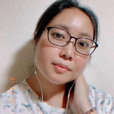 A language enthusiast I speak: 🇵🇭🇺🇸 I am currently learning: 🇯🇵🇫🇷🇩🇪 For future study: 🇪🇸🇮🇹🇰🇷 other interests: poetry, arts, music, photography.✨