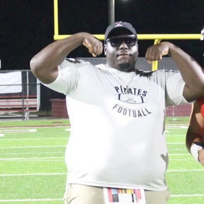 father, D-Line Coach|Recruiting Coordinator| @ Central Alabama Community college(Fountain City Prep/Juco)“Be great even when no one is watching” #GoPirates
