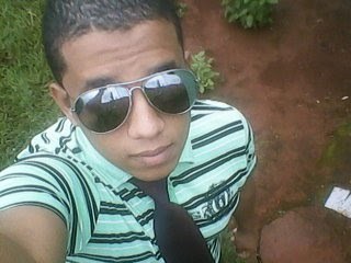 Sou uma pessoa diferente, legal, as vezes irritante!!!