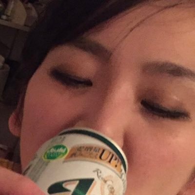 事務員OLしてます。けっこう外回り。毎日ストッキング履いてます。お酒大好き🍺フォロー、RTしてくれる人も大好き。ストッキングお譲り可です。