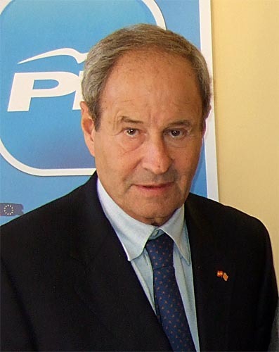 Diputado al Congreso del PP por Lleida.
Presidente de la comisión de agriculura Partido Popular.
Ingeniero Agronomo.