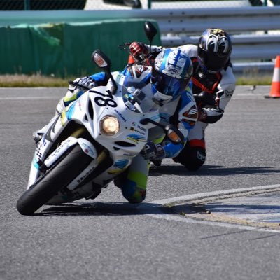 ドラッグスター400クラシック→GSX1300R隼→GSX-R750/NSF100/ジムニー(JB64) →シビックタイプR(FD2) アニメ、ゲーム、温泉、旅行、ツーリング、サーキット、キャンプが好きなインドア系アウトドア派。