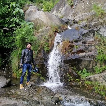 itsrameez91's profile picture. Always think  +ve  and stay calm 

with attitude and honesty.😊😊😊 love pak cricket team