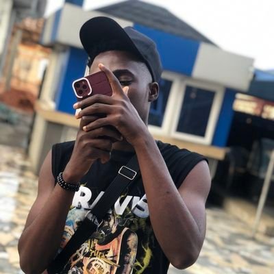 Chelsea fan!💙
funny boy
Foodie😋
Fine imo boy 😂😂💔💔
God's son☺️
♌.