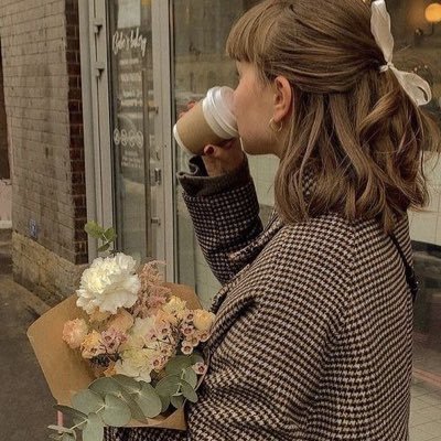 Noor3Almahdi's profile picture. "كُلّ مُر سوف يمُر ، ليأتي باليُسر الذي يسُر". طالبة لغة إنجليزية 👩🏽‍🏫.