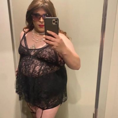 I am a 35 year old Crossdresser, I live in Bakersfield California.