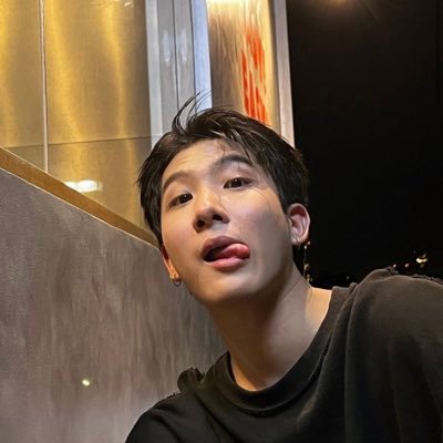 LoverOfBLove's profile picture. 🌘🧡