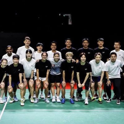 BadmintonAddict🐳 | ID | Perempuan yang selalu di buat senam jantung 🏸