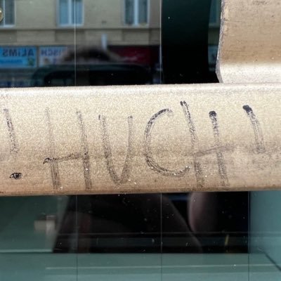 home of #umboxing | Halbkreative | mag matschige Streusel | Apple-Fan | kennt immer die Lyrics | Gaming | #noafd #norassismus