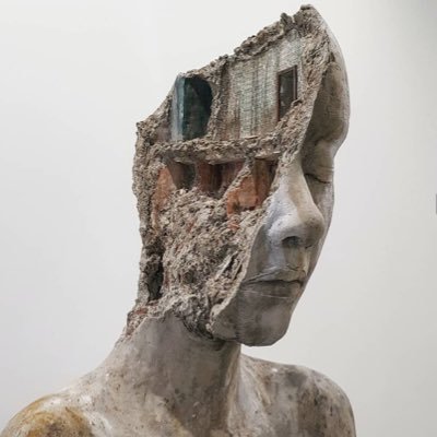 tomris_y's profile picture.