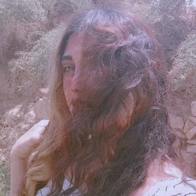 💛🌖selenophile
تا نیمه چرا ای دوست؟لاجرعه مرا سرکش
من فلسفه ای دارم یا خالی و یا لبریز.