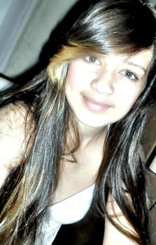 14 anos, #Flamenguista fanátiica ,escorpiana, e no momento comprometida * 

 MOOOOOW (LL'