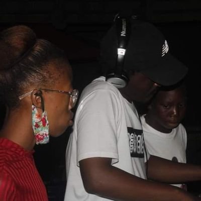 Music Producer/Dj & Co-Founder Of Deja Vu,Pheli Resident,Mr Feel The Groove Himself🤴🏾🎹🎧🇿🇦