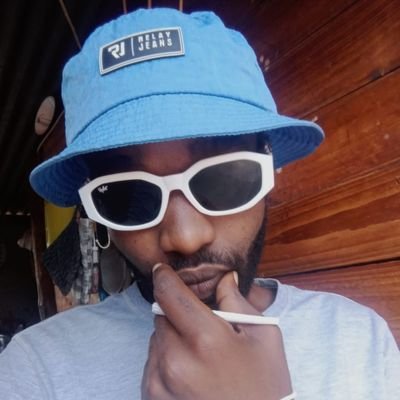 forbidden fruit🍐🍎🍏 from tree of wizdom n knowledge✌💯Hippie in the building🎤🎧