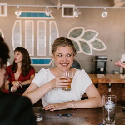 emily_holtz's profile picture. hello darkness, my old friend