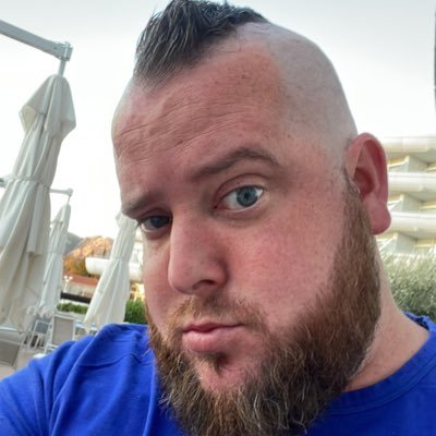 Scotsman attempting to make a living in the south. Winmau Darts hero winner 2023, Always #TeamArtist. sponsoring Jake Fewel (Dev Tour) & William Townsend (BDDA)
