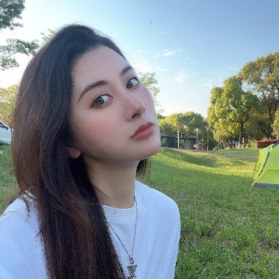 emile_linda568's profile picture. Fall in love with simple life, hard work, positive and free happiness.