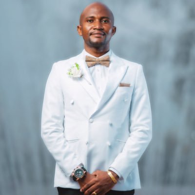 ponssien's profile picture. époux,docteur en médecine 🩺, spécialiste en santé publique⚕️MPH. pragmatique