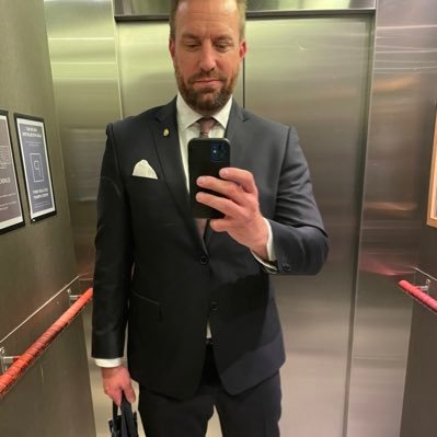 Inrikespolitiskt intresserad, Ordf i SHS, Lagspelare, Pappa, Make Ideell handbollstränare, Områdespolis, HIF & OV supporter, Höganäsbo, Hobbykock Privata tweets