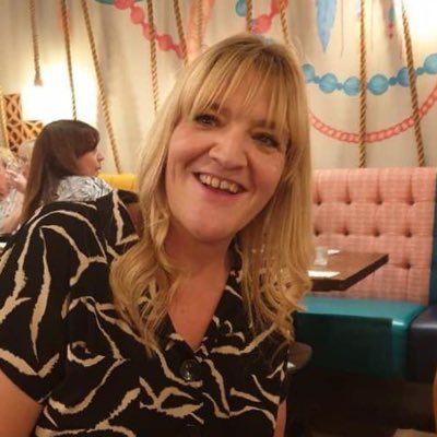 Work in logistics procurement, book nerd📚, Strictly fan 🕺💃, cat lover 🐈, wine drinker 🍷 MotoGP/BSB fan 🏍, Luton Town Hatter 🎩⚽️ Spiritual Northener