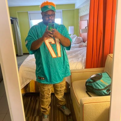 finsfan96's profile picture. 