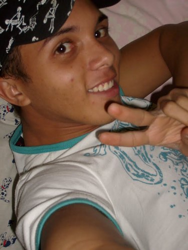 Com o bom sou bom, / mas mesmo com quem não é bom sou bom / pois boa é a virtude,que poço fazer? nada!!!